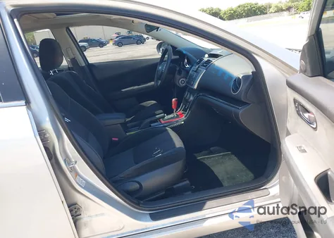 2010 Mazda Mazda6 S Touring Plus z USA, uszkodzony, nr VIN 1YVHZ8CB8A5M03193